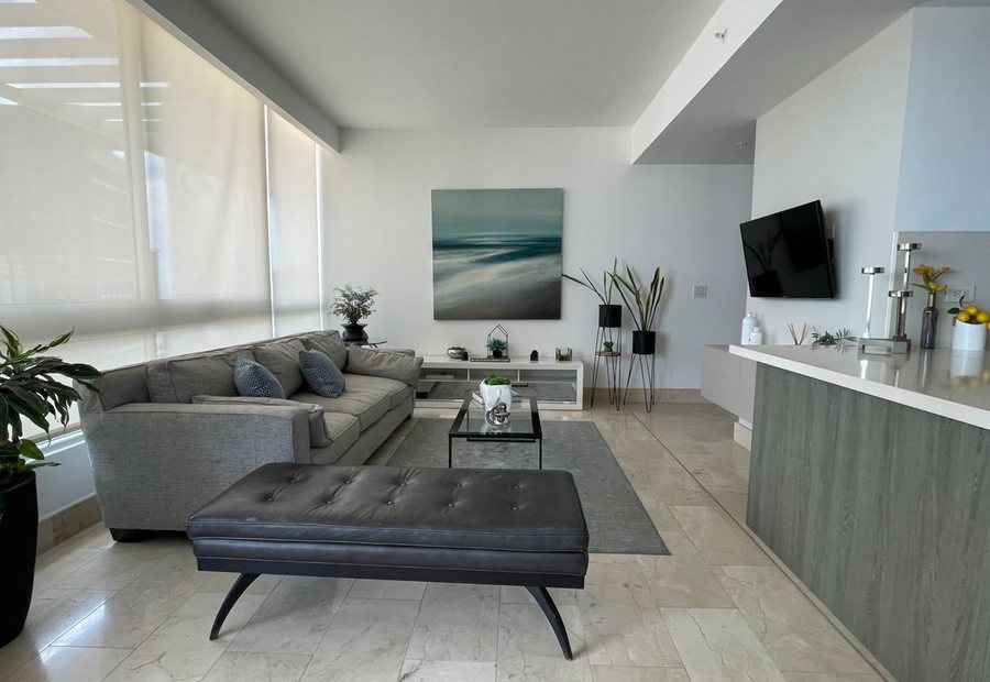 Apartamento en Coco del Mar - sala y cocina abierta